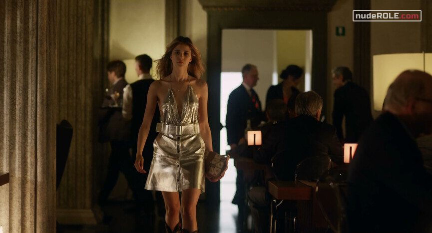 25. Chiara sexy, Ludovica sexy, Camilla sexy – Baby s02e01-06 (2019)