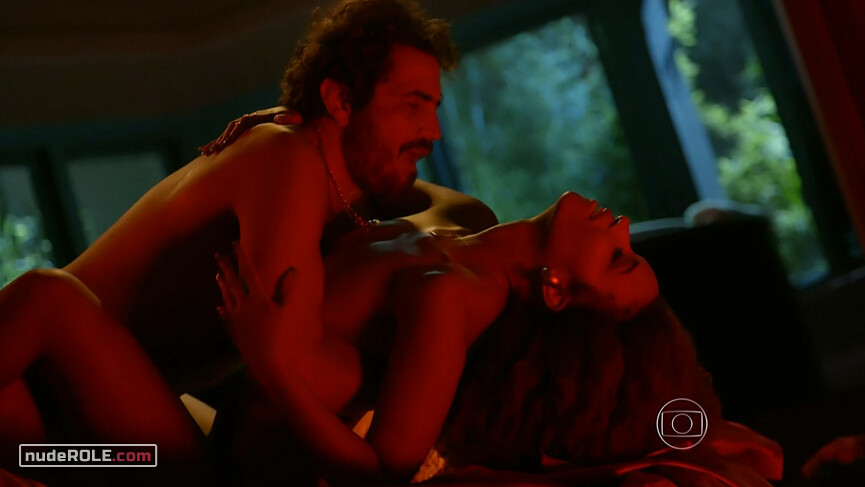 6. Soraia Sousa nude – Sexo e as Negas s01e02 (2014)