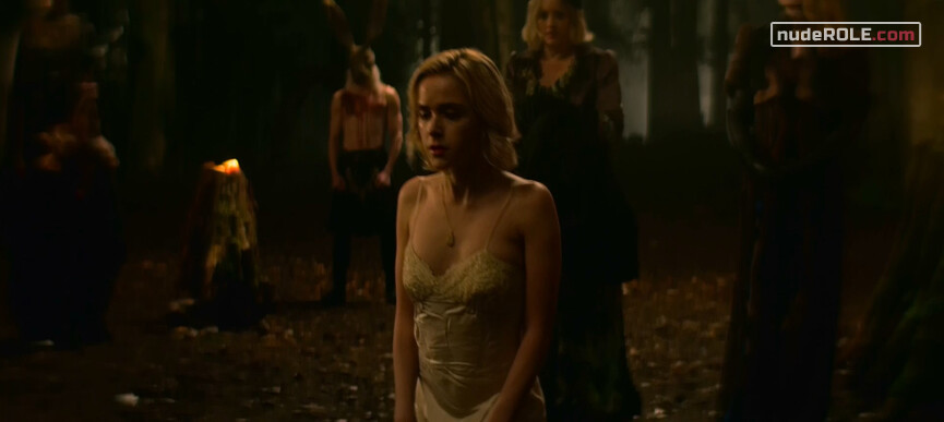 11. Sabrina Spellman sexy – Chilling Adventures of Sabrina s01 (2018)