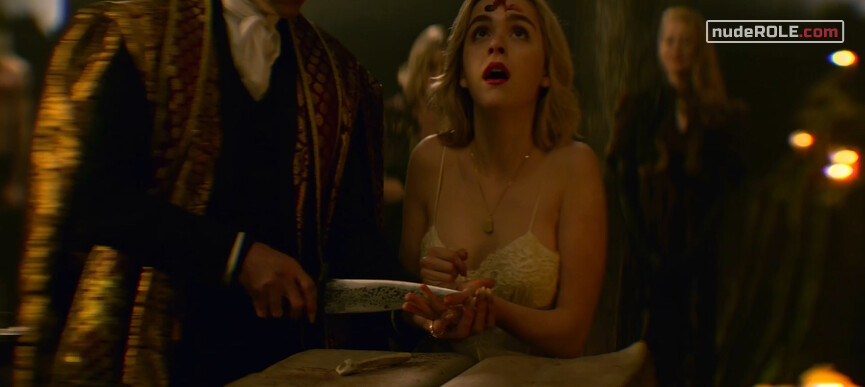 14. Sabrina Spellman sexy – Chilling Adventures of Sabrina s01 (2018)