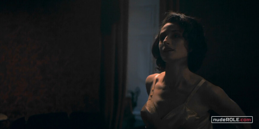 3. Lizzie Stark sexy – Peaky Blinders s05e03-05 (2018)