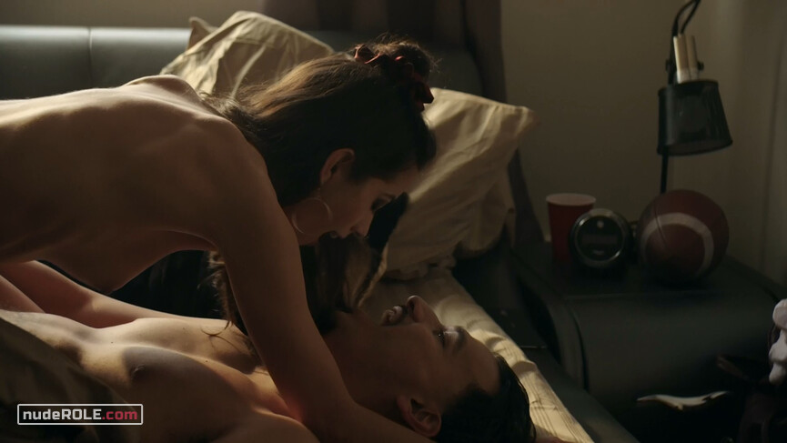 2. Giulia3 nude – Get Shorty s03e04 (2019)