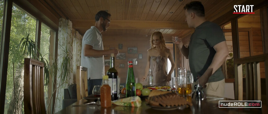 11. Marina nude – I eto vsyo Robert s01e01e03 (2019)