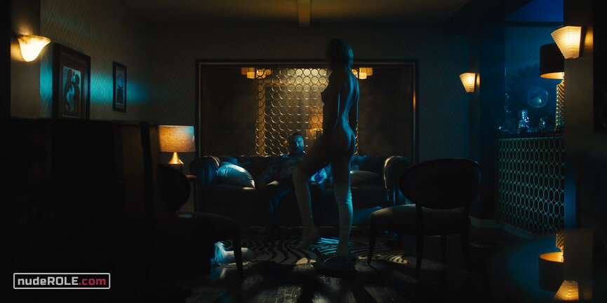 7. Phoenix nude – Jett s01e02 (2019)