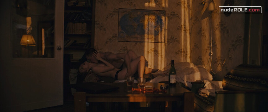 5. Anya44 nude – F20 (2022)