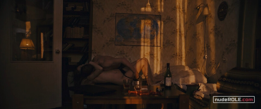 6. Anya44 nude – F20 (2022)