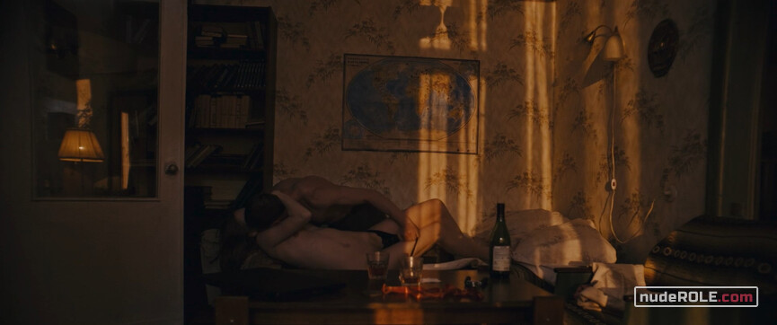 7. Anya44 nude – F20 (2022)