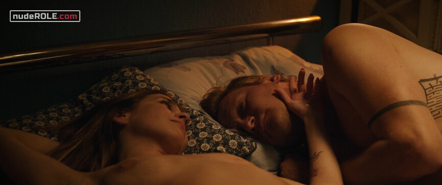 18. Ema nude – Emma in Love (2021)