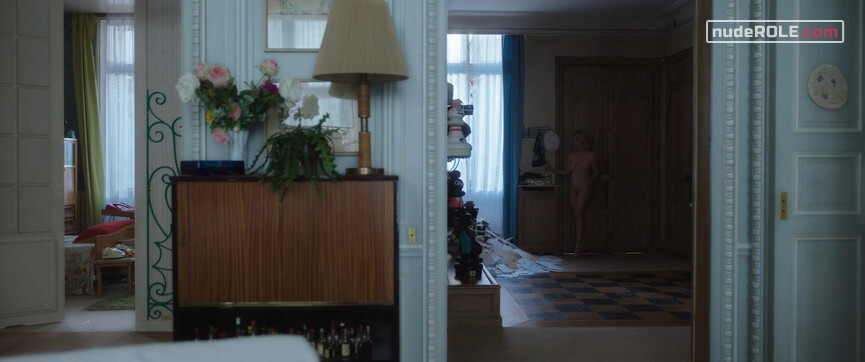 17. Camille Fouquet nude – Waiting for Bojangles (2021)