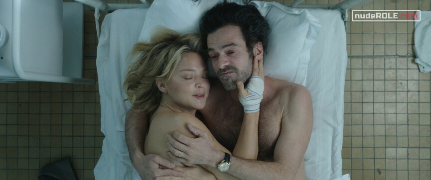 26. Camille Fouquet nude – Waiting for Bojangles (2021)