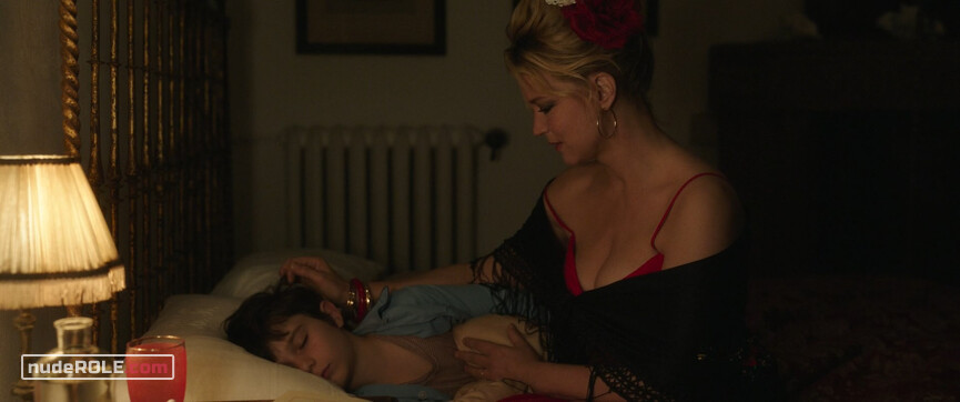 28. Camille Fouquet nude – Waiting for Bojangles (2021)