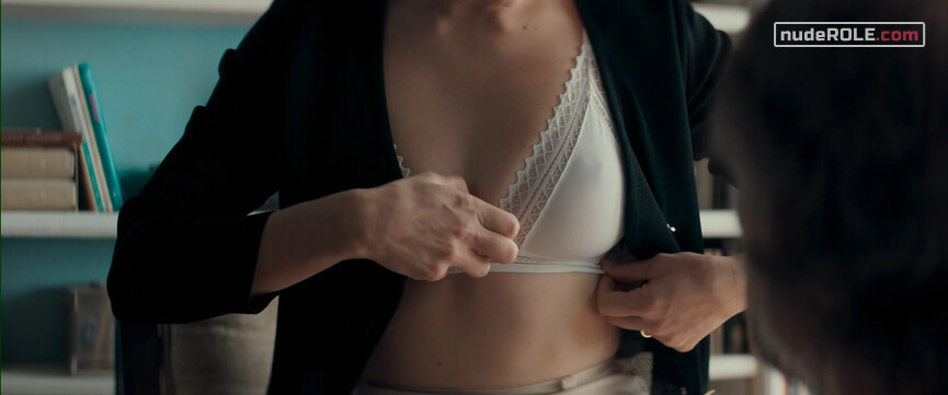 16. L'amante anglaise nude – Deception (2021)