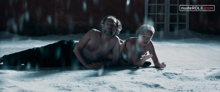 20. L'amante anglaise nude – Deception (2021)