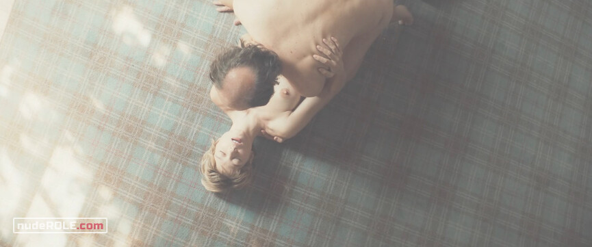 21. L'amante anglaise nude – Deception (2021)