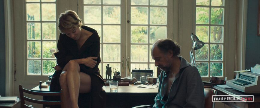 3. L'amante anglaise nude – Deception (2021)