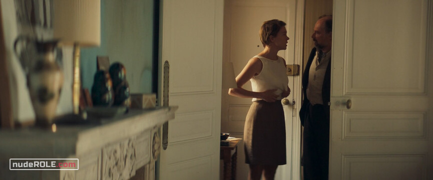 4. L'amante anglaise nude – Deception (2021)