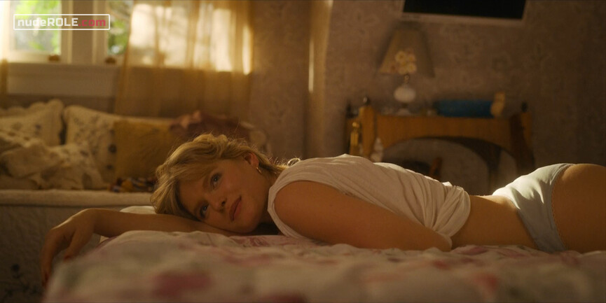 2. Jill Shore nude – Bridge and Tunnel s01e02 (2021)