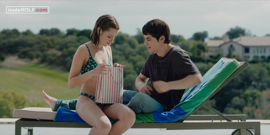 3. Mía Becker nude – El nudo s01e12 (2019)