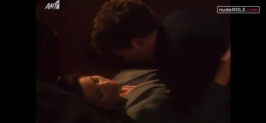 1. Olga nude – I Prova tou Nyfikou s01e23 (1995)