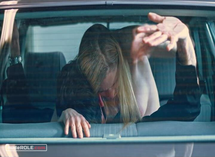 14. Lilli Henkel nude – Faustdick (2020)