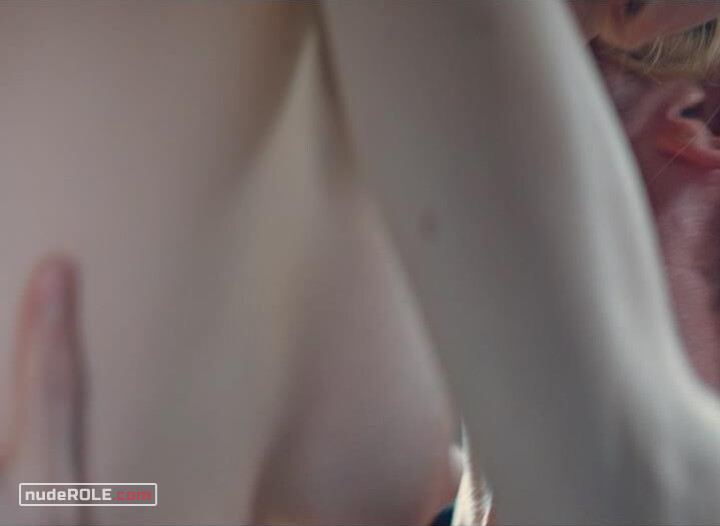 15. Lilli Henkel nude – Faustdick (2020)