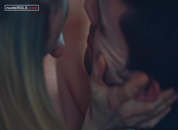 17. Lilli Henkel nude – Faustdick (2020)