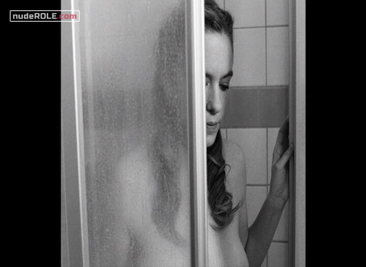 6. Lilli Henkel nude – Faustdick (2020)