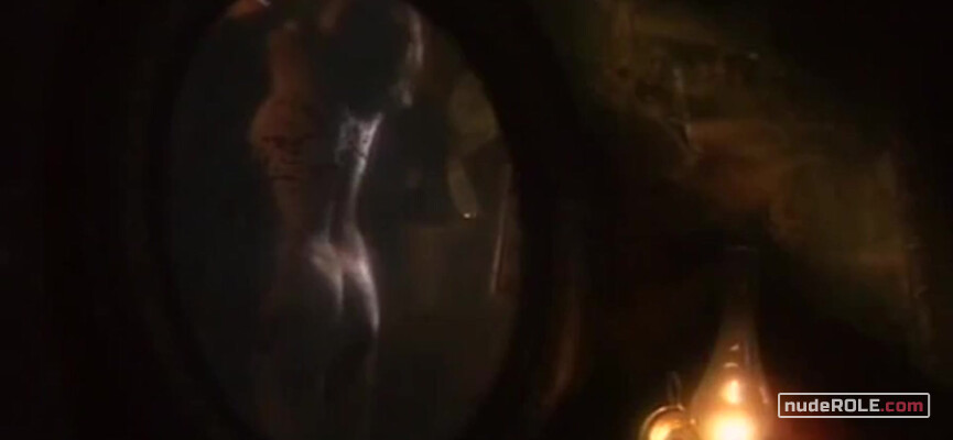 1. Olga nude – I Prova tou Nyfikou s01e08 (1995)