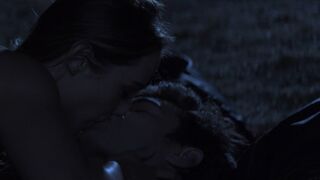 Callie sexy – A California Christmas (2020)