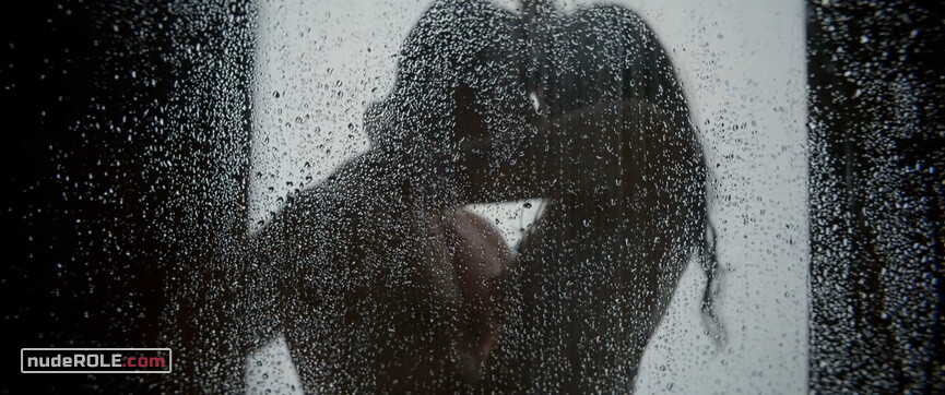 14. Iliana nude – Iliana (2019)