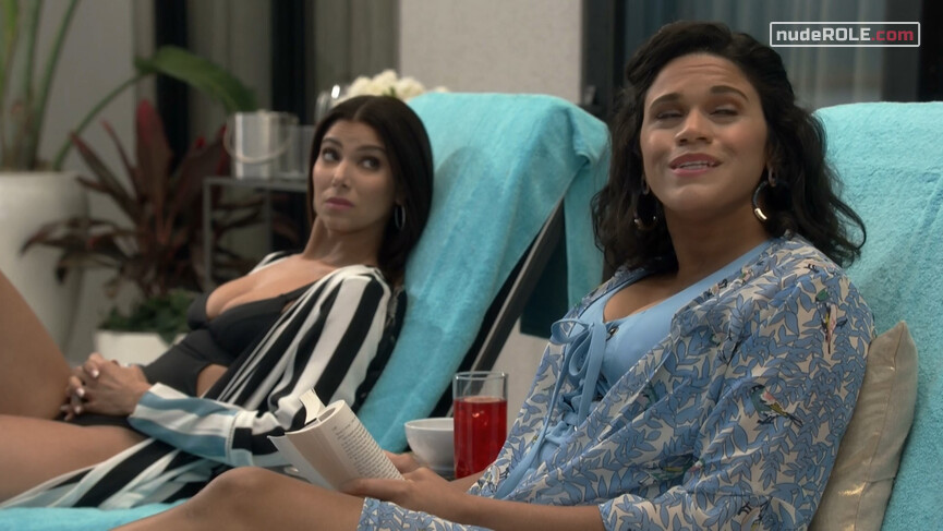 12. Gigi Mendoza sexy – Grand Hotel s01 (2011)