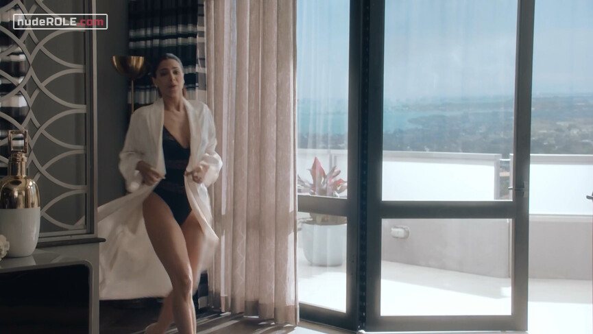 4. Gigi Mendoza sexy – Grand Hotel s01 (2011)