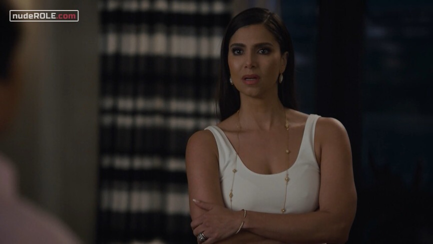 9. Gigi Mendoza sexy – Grand Hotel s01 (2011)