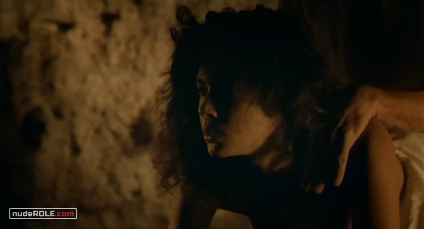 9. Carmen nude – Iguana (1988)