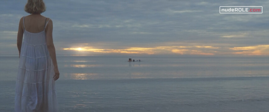 2. Sam Bloom sexy – Penguin Bloom (2020)