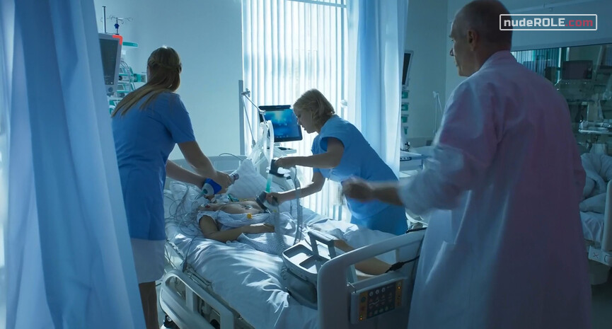 10. Ana nude – Safe Inside (2019)