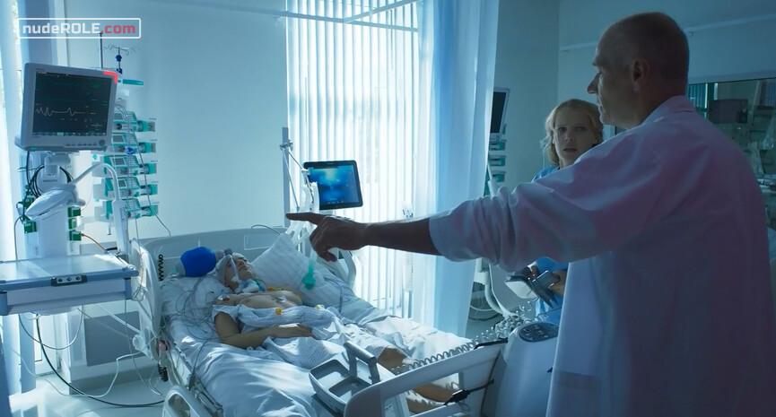 11. Ana nude – Safe Inside (2019)