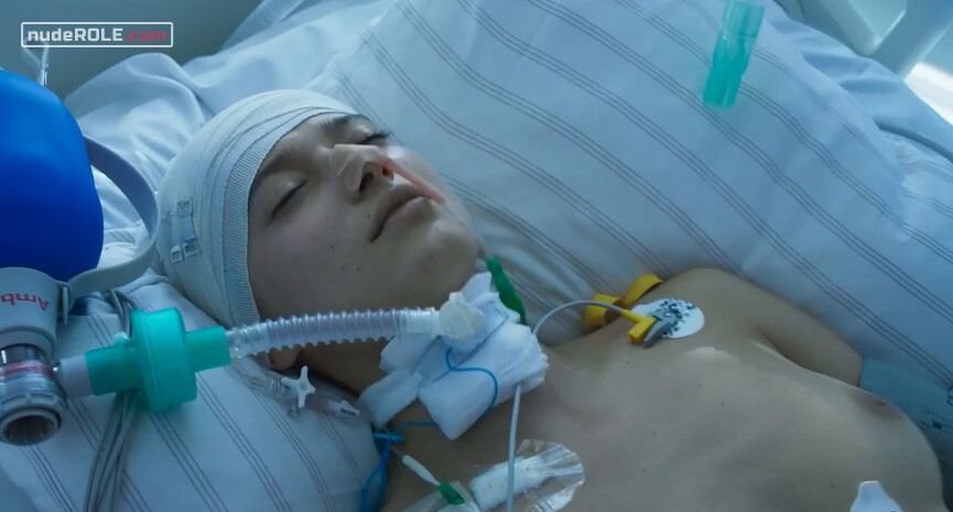 12. Ana nude – Safe Inside (2019)