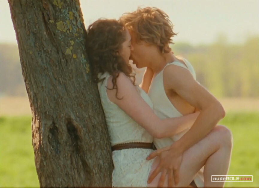 3. Hanna Speijer nude – Run Free (2016)