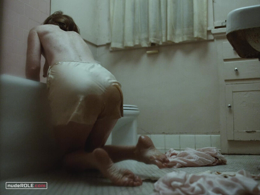 1. Gladys nude , Norma Jeane nude – Blonde (2022)