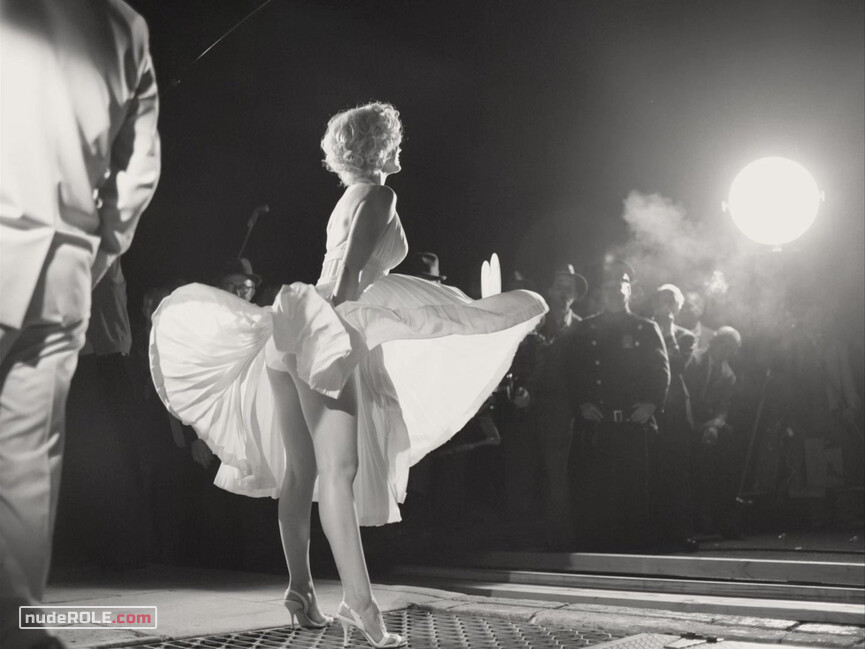 29. Gladys nude , Norma Jeane nude – Blonde (2022)