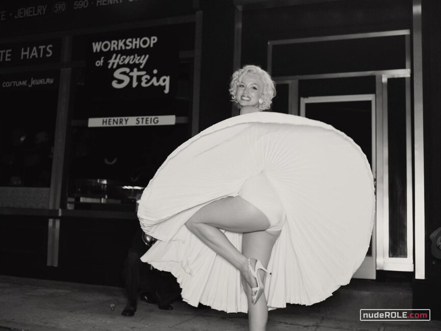 32. Gladys nude , Norma Jeane nude – Blonde (2022)