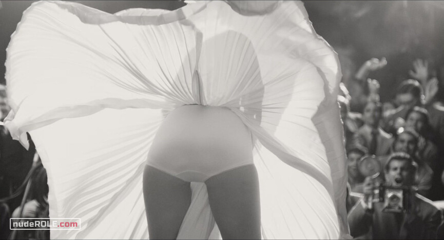 33. Gladys nude , Norma Jeane nude – Blonde (2022)