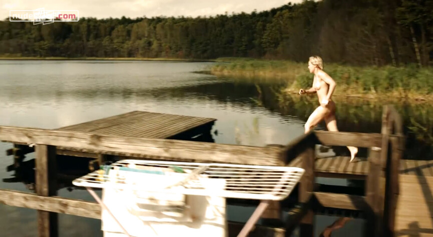 4. Winnie Heller nude – Kommissarin Heller s01e01 (2014)