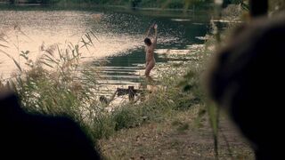 Erdmut nude – Good Girl Gone Bad (2018)