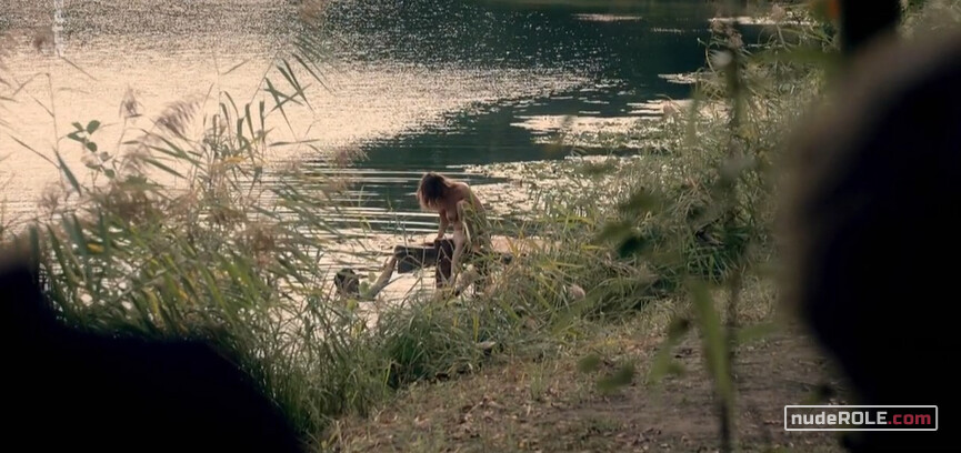 2. Erdmut nude – Good Girl Gone Bad (2018)