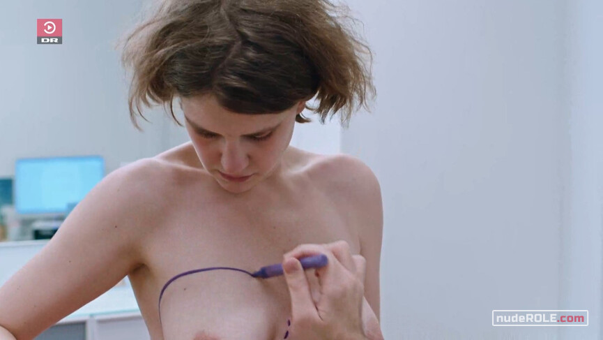 3. Veronika Katinka Martzen (2021) nude – Min Kamp s01e01, e04 (2021)