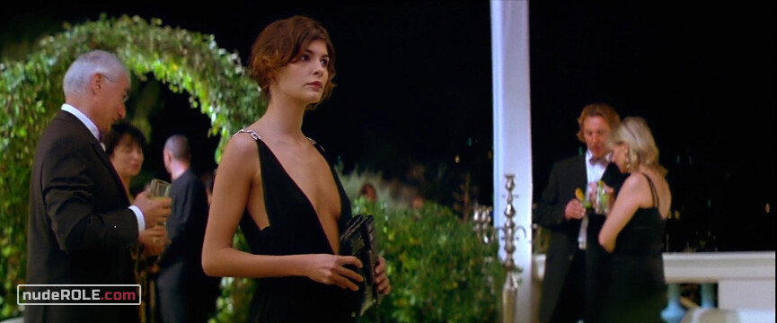 38. Irène nude – Priceless (2006)