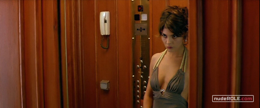4. Irène nude – Priceless (2006)