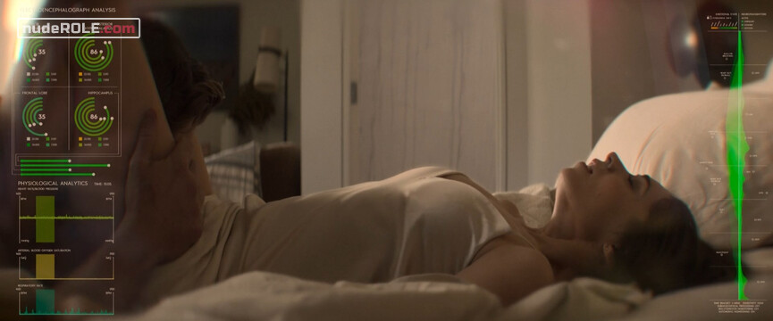 1. Hazel Green sexy – Made for Love s01e01 (2021)